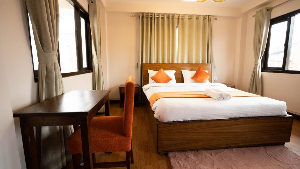 Hotel Pala Kathmandu Esterno foto