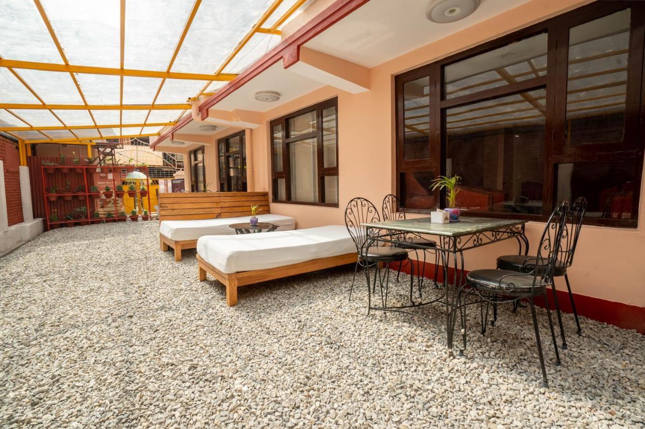 Hotel Pala Kathmandu Esterno foto