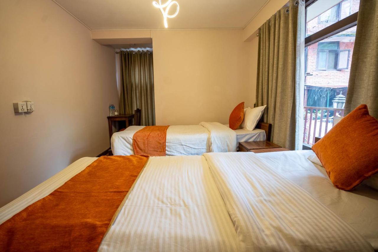Hotel Pala Kathmandu Esterno foto