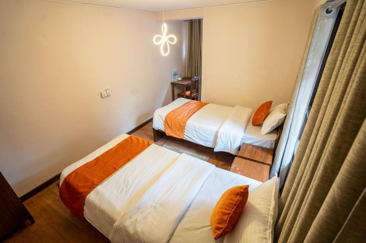 Hotel Pala Kathmandu Esterno foto