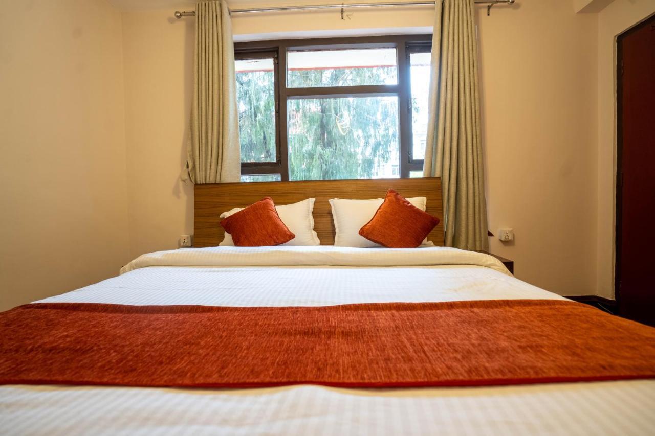 Hotel Pala Kathmandu Esterno foto