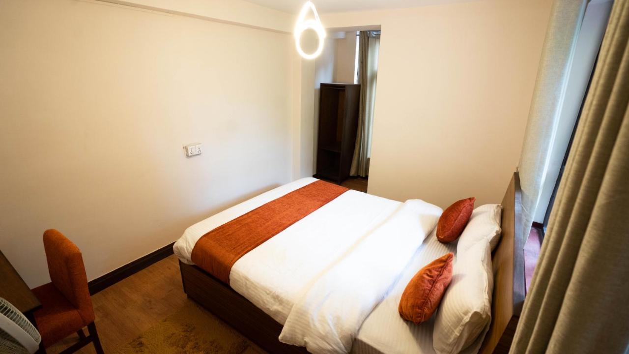 Hotel Pala Kathmandu Esterno foto