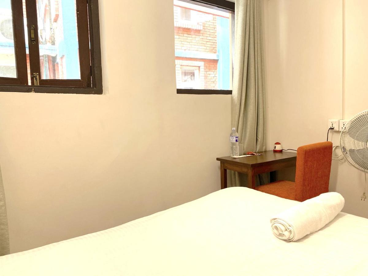 Hotel Pala Kathmandu Esterno foto