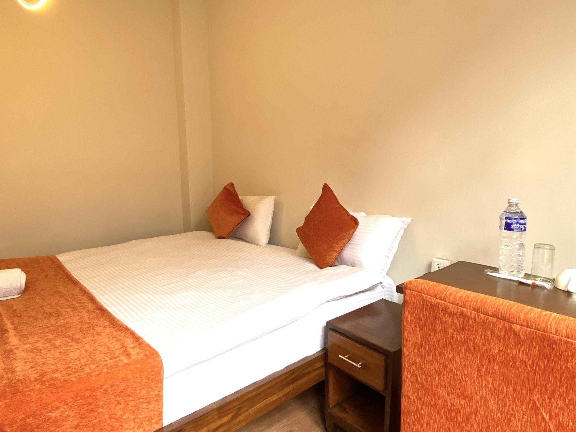 Hotel Pala Kathmandu Esterno foto