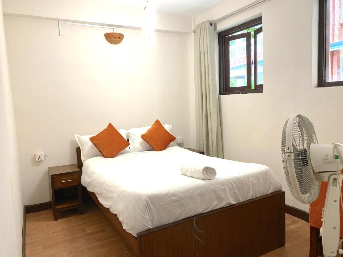 Hotel Pala Kathmandu Esterno foto
