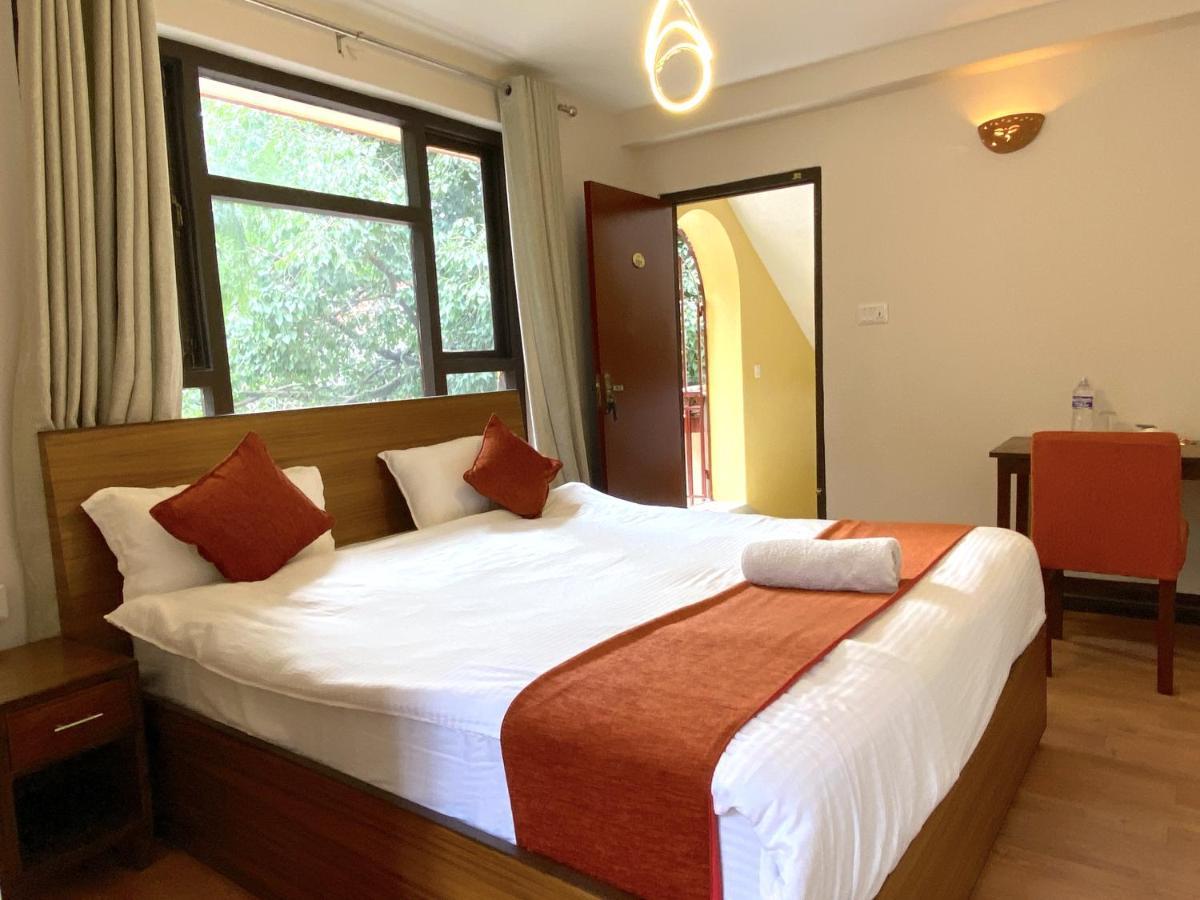 Hotel Pala Kathmandu Esterno foto