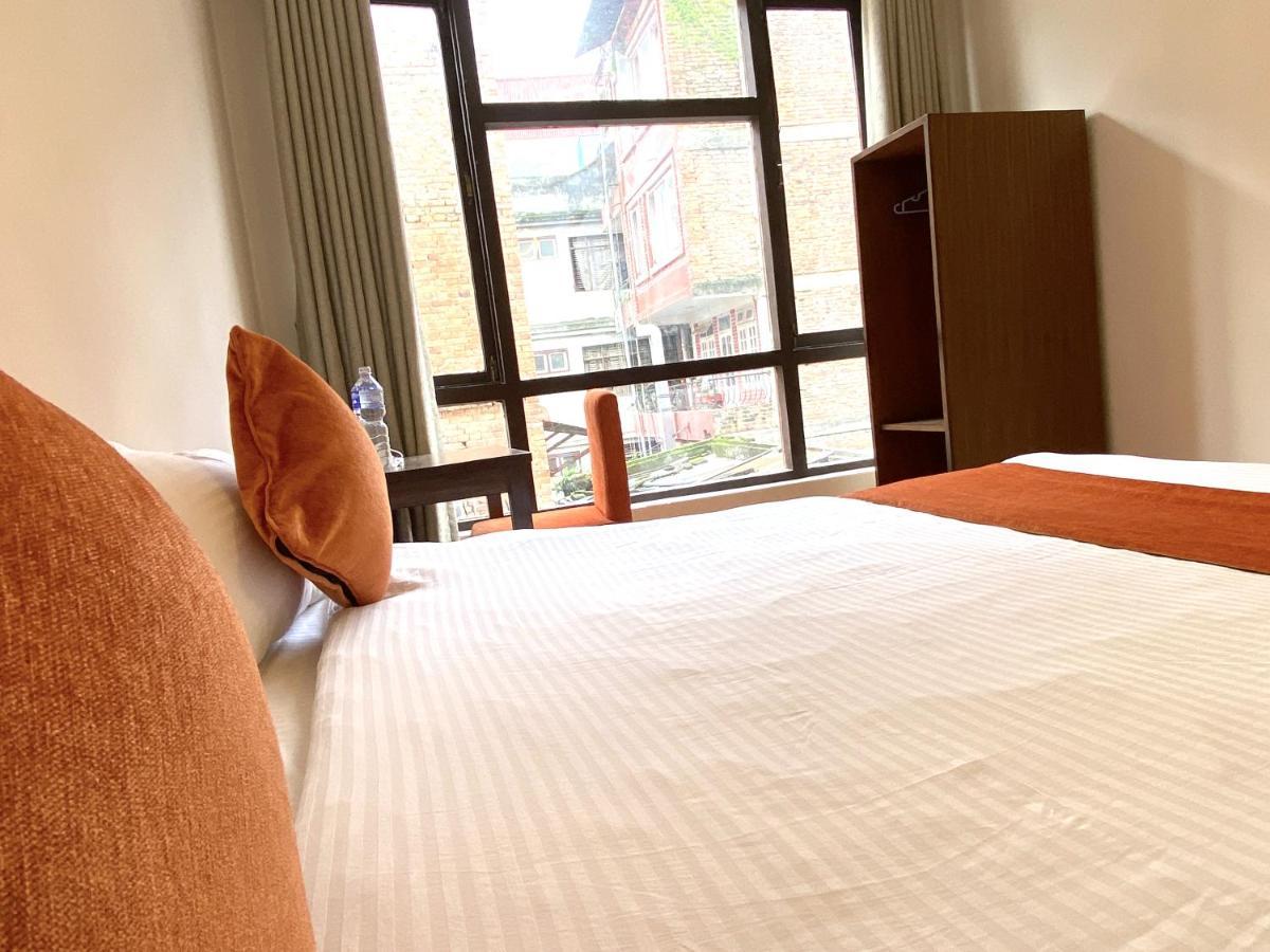 Hotel Pala Kathmandu Esterno foto
